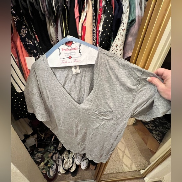 We The Free. Great V Neck Sleep Loungewear t-shirt pocket. - Picture 3 of 3